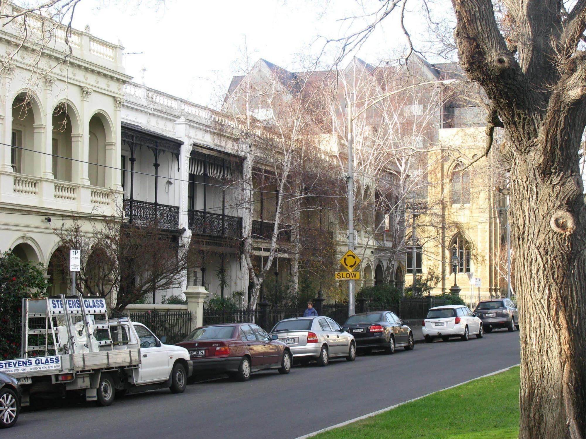 Magnolia Court Boutique Hotel Melbourne Exterior photo